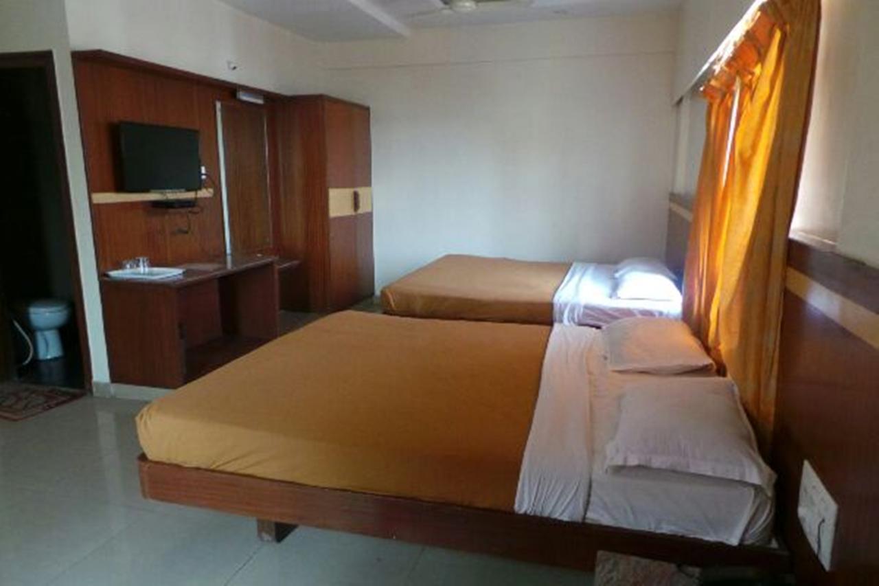 Mlc Gateway Deluxe Inn Bangalore Buitenkant foto