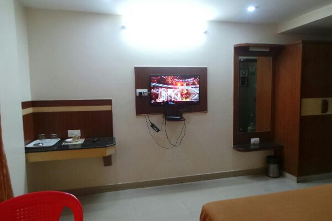 Mlc Gateway Deluxe Inn Bangalore Buitenkant foto