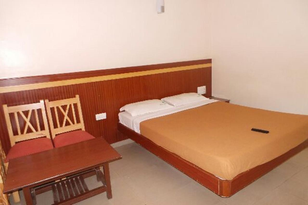 Mlc Gateway Deluxe Inn Bangalore Buitenkant foto